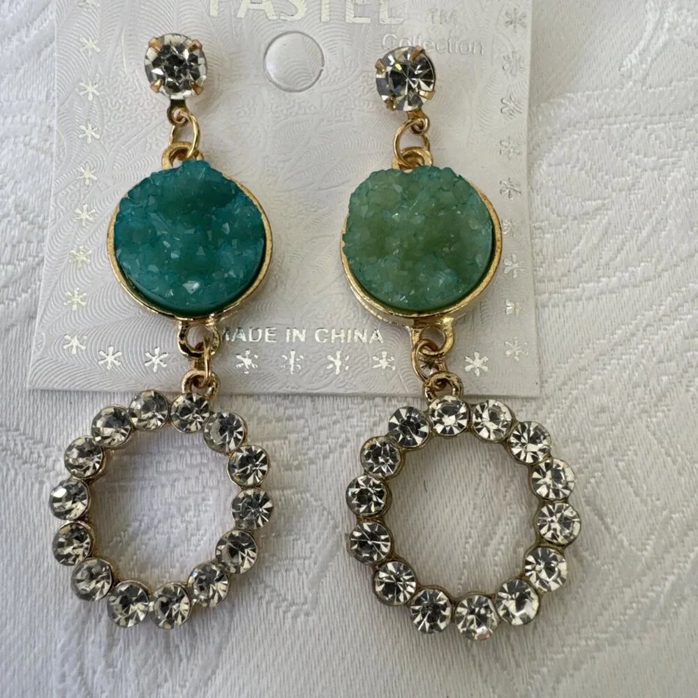 Pastel Faux Green Crystal Gold Rhinestone Earrings Dangle Drop Festive Party NEW